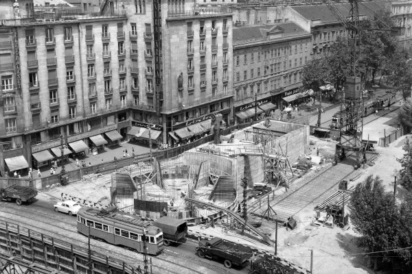 Budapest, M2 metró, építés, bélyegkép