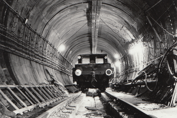 Budapest, M2 metró, építés, bélyegkép