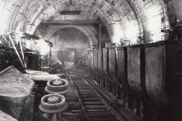 Budapest, M2 metró, építés, bélyegkép