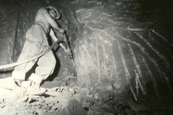 Budapest, M2 metró, építés, bélyegkép