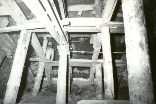 Budapest, M2 metró, építés, bélyegkép