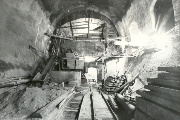 Budapest, M2 metró, építés, bélyegkép