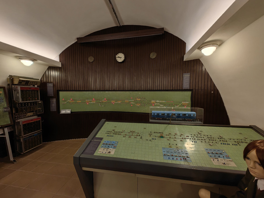 Budapest, M2 metró, Metró Kiállítóterem, bélyegkép