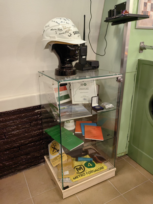 Budapest, M2 metró, Metró Kiállítóterem, bélyegkép