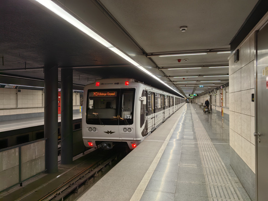 Budapest, Metrowagonmash 81-717.2K jármű, bélyegkép