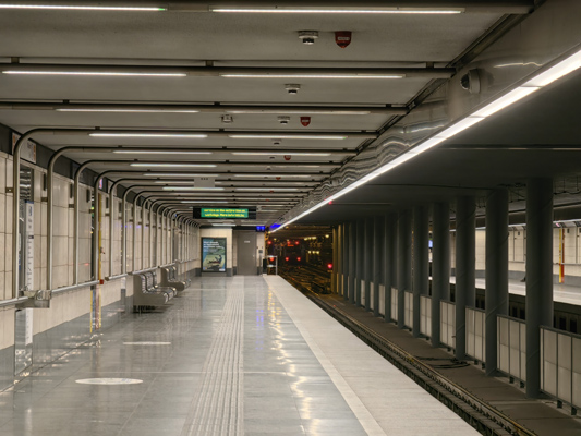 Budapest, M3 metró, Újpest-központ, bélyegkép