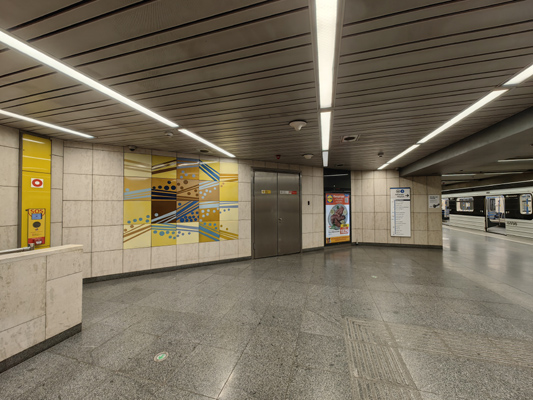Budapest, M3 metró, Újpest-központ, bélyegkép