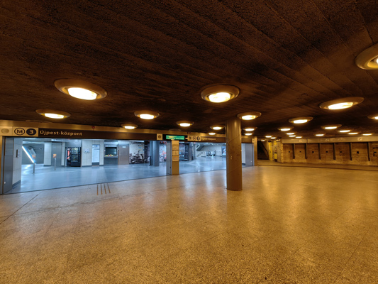 Budapest, M3 metró, Újpest-központ, bélyegkép