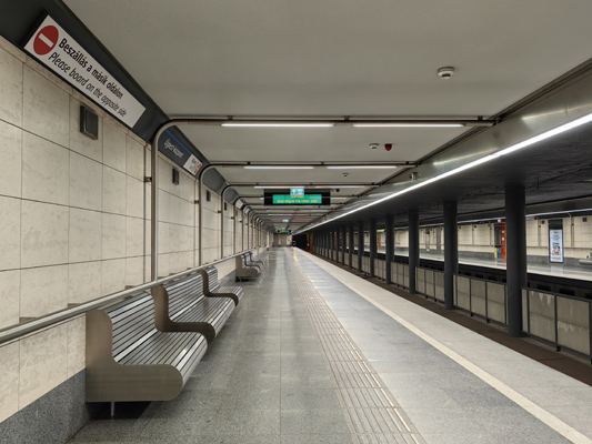 Budapest, M3 metró, Újpest-központ, bélyegkép
