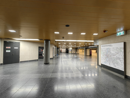 Budapest, M3 metró, Dózsa György út, bélyegkép