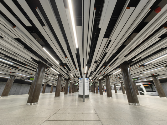 Budapest, M3 metró, Corvin-negyed, bélyegkép