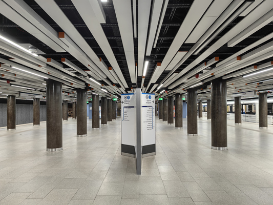 Budapest, M3 metró, Corvin-negyed, bélyegkép