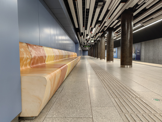 Budapest, M3 metró, Corvin-negyed, bélyegkép