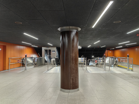 Budapest, M3 metró, Corvin-negyed, bélyegkép