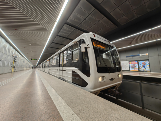 Budapest, M3 metró, Népliget, bélyegkép