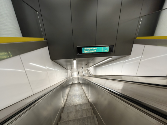 Budapest, M3 metró, Deák Ferenc tér, M2-M3 metró, átszállás, bélyegkép