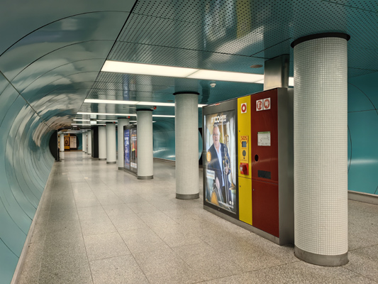 Budapest, M3 metró, Deák Ferenc tér, M2-M3 metró, átszállás, bélyegkép