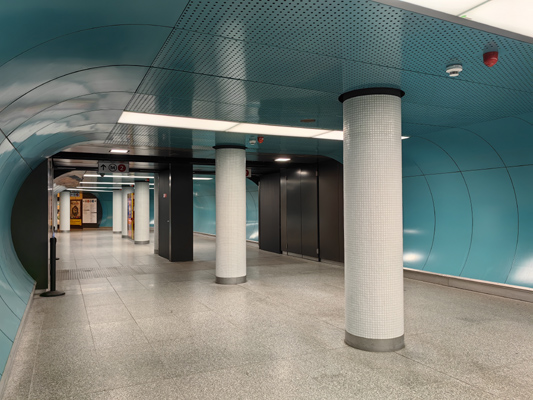 Budapest, M3 metró, Deák Ferenc tér, M2-M3 metró, átszállás, bélyegkép