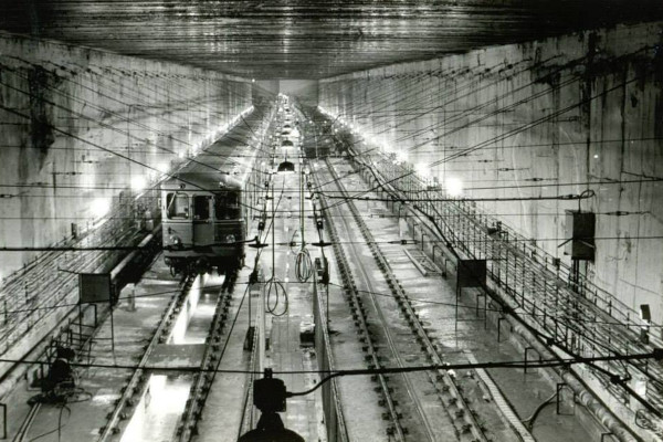 Budapest, M3 metró, Nagyvárad tér, bélyegkép