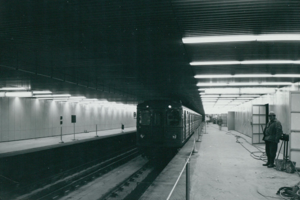 Budapest, M3 metró, Pöttyös utca, bélyegkép