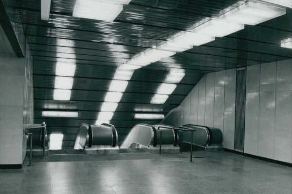 Budapest, M3 metró, Deák Ferenc tér, bélyegkép