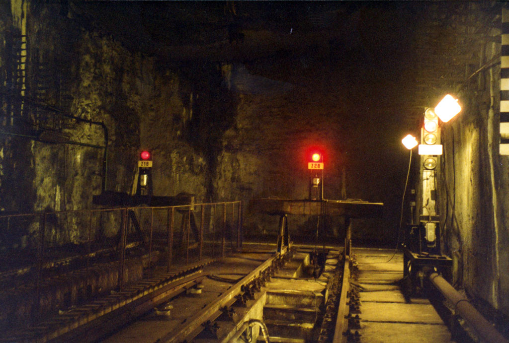 Budapest, M3 metró, Újpest-központ, az alagút vége