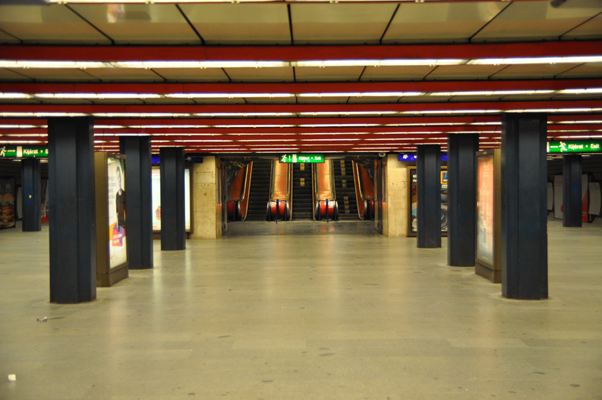 Budapest, M3 metró, Nyugati pályaudvar, bélyegkép