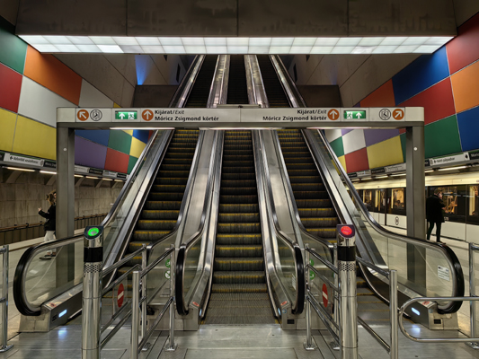 Budapest, M4 metró, Móricz Zsigmond körtér, bélyegkép