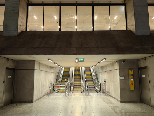 Budapest, M4 metró, Keleti pályaudvar, bélyegkép