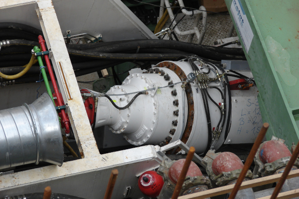 Budapest, M4 metró, fúrópajzsindító műtárgy, bélyegkép