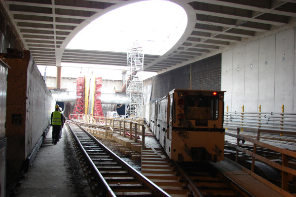 Budapest, M4 metró, Bikás park, bélyegkép