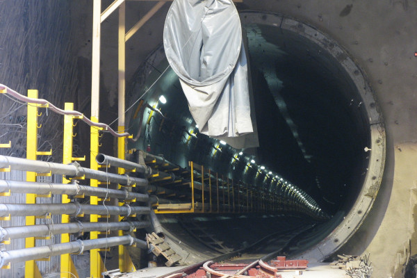 Budapest, M4 metró, Újbuda-központ, bélyegkép