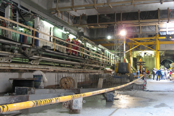 Budapest, M4 metró, Újbuda-központ, bélyegkép