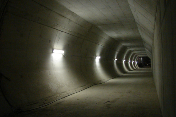 Budapest, M4 metró, Újbuda-központ, elágazó műtárgy, bélyegkép