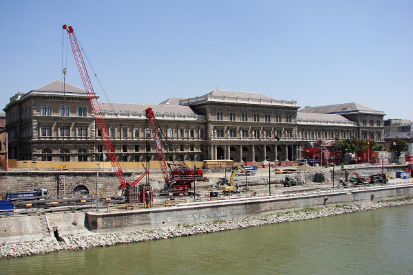 Budapest, M4 metró, Fővám tér, bélyegkép