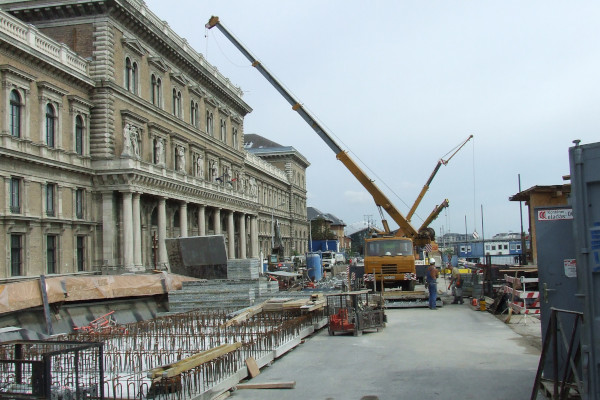 Budapest, M4 metró, Fővám tér, bélyegkép