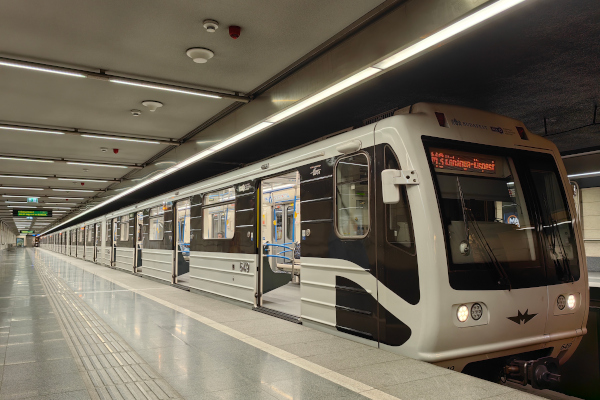 M3 metró új orosz szerelvényei, bélyegkép